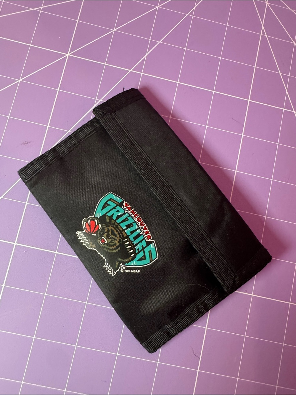 Vancouver Grizzlies Black Men's Trifold Wallet